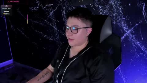 Snapshot of iangilbert chatting on 09.29.25 ian online show from 09.29.25