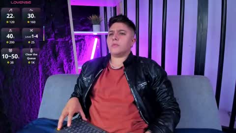 Snapshot of iangilbert chatting on 10.18.25 ian online show from 10.18.25