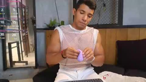 Snapshot of ianknox_ chatting on 01.05.26 Ian knox online show from 01.05.26