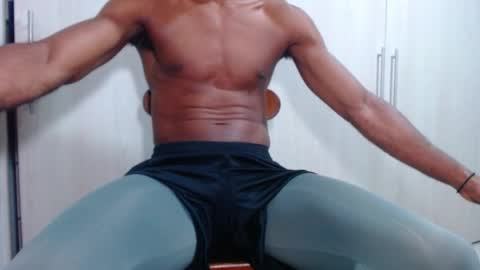 Snapshot of ianrashatxxx chatting on 10.11.25 Ian Rashad online show from 10.11.25