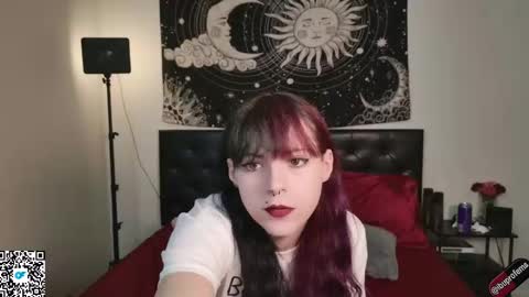 Snapshot of ibuprofems chatting on 10.30.25 ibuprofems online show from 10.30.25