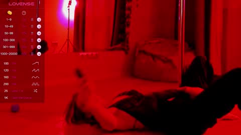 Snapshot of ice_ba_by chatting on 11.14.25 Milena online show from 11.14.25