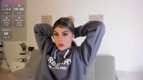 Snapshot of ice_y_abigail chatting on 10.11.25 ice_y_abigail online show from 10.11.25