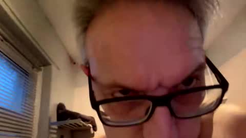 Snapshot of icums4u chatting on 12.15.25 icums4u online show from 12.15.25