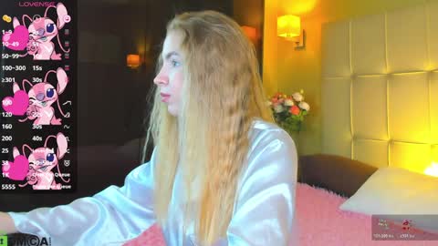 Snapshot of ida_lewiss chatting on 04.06.26 Ida online show from 04.06.26