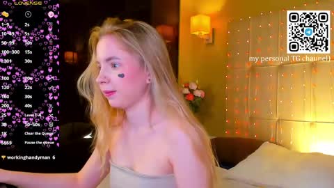 Snapshot of ida_lewiss chatting on 04.16.26 Ida online show from 04.16.26