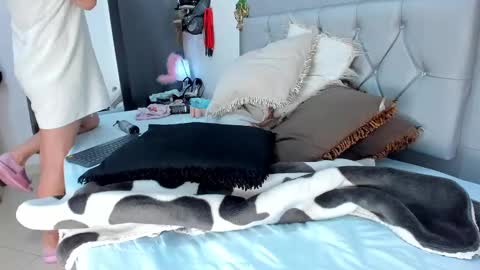 idaly    online show from 12.28.24