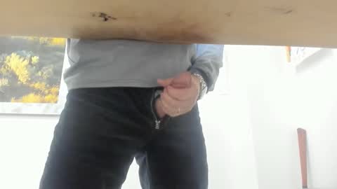 idfunguy2023 online show from 12.04.25