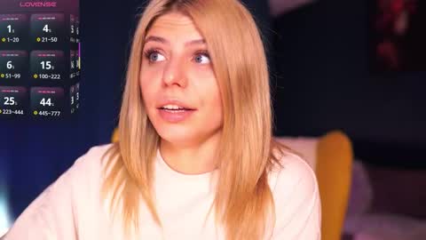 Snapshot of idontlikeguccibelts chatting on 11.22.25 Little Flower online show from 11.22.25