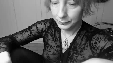 Snapshot of ifk_donkeysfr chatting on 11.28.25 Ifk Donkeys online show from 11.28.25