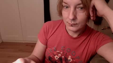 Snapshot of ifk_donkeysfr chatting on 12.18.25 Ifk Donkeys online show from 12.18.25