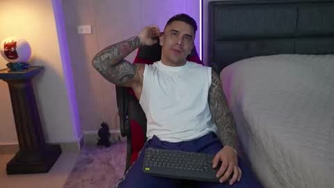 Snapshot of igor_scott chatting on 10.18.25 Igor scott online show from 10.18.25