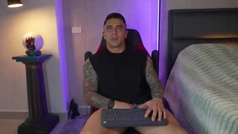 Snapshot of igor_scott chatting on 10.29.25 Igor scott online show from 10.29.25