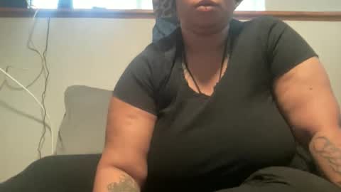 Snapshot of ih8vyx chatting on 11.26.25 ih8vyx online show from 11.26.25