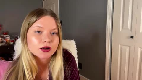 Snapshot of iheartcassie2844 chatting on 02.13.26 cassie online show from 02.13.26