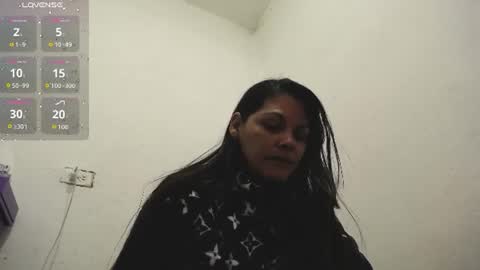 Snapshot of iim_zoee chatting on 06.11.26 ZOE online show from 06.11.26