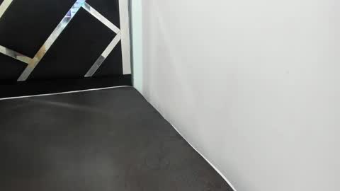 Isabella online show from 09.16.25