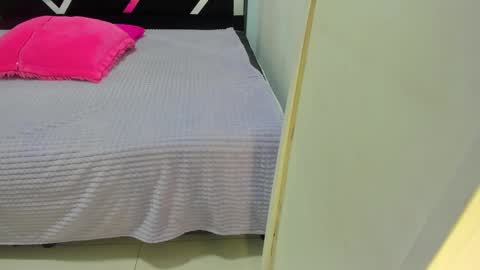 Isabella online show from 09.30.25