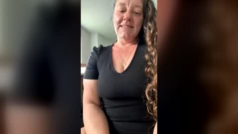 Snapshot of ilanamumma chatting on 06.18.26 ilanamumma online show from 06.18.26