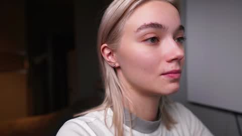 Snapshot of ileanacampbel chatting on 12.19.24 ileanacampbel online show from 12.19.24