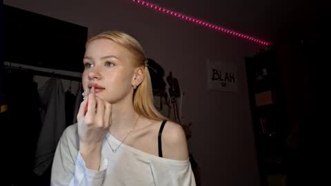 ShyLuna online show from 02.01.26