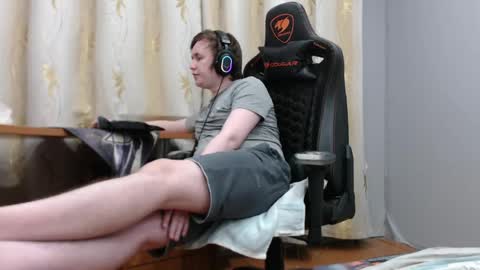 Snapshot of iliaskrisloveee chatting on 04.13.26 lord online show from 04.13.26