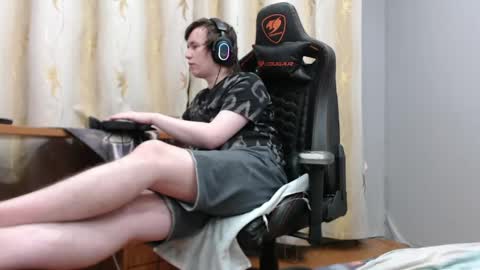 Snapshot of iliaskrisloveee chatting on 04.14.26 lord online show from 04.14.26