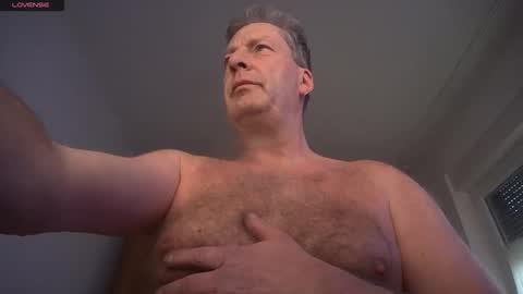 Snapshot of iliebetight chatting on 12.04.25 iliebetight online show from 12.04.25