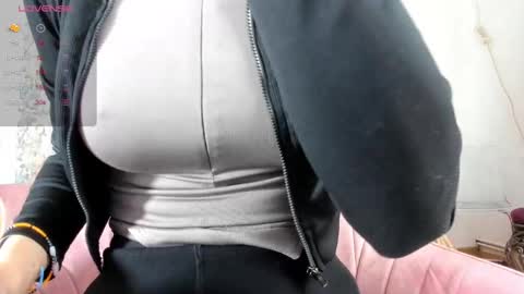 Snapshot of illegal_lorry chatting on 02.16.25 illegal_lorry online show from 02.16.25