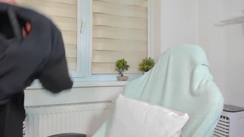 D-Illusion online show from 12.18.24