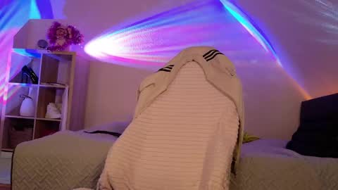 Snapshot of ilucyme chatting on 12.13.24 ilucyme online show from 12.13.24