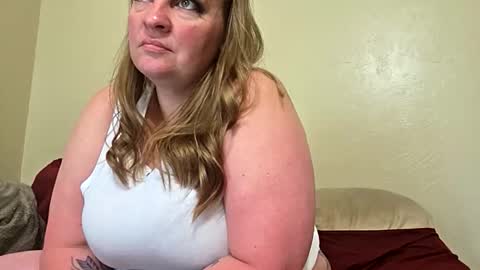 Snapshot of im4koucr4zy chatting on 04.15.26 IM4KOUCR4ZY online show from 04.15.26