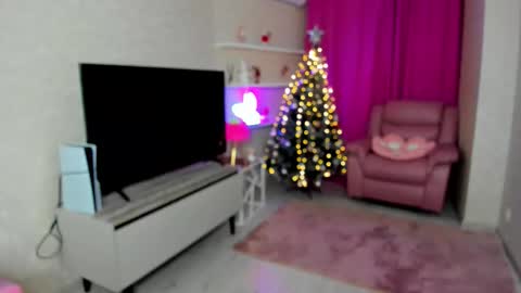 Roxy online show from 12.18.25