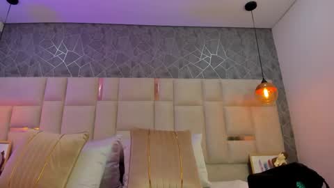 Alaya online show from 03.04.25