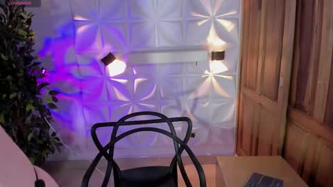 Snapshot of im_crisvega88 chatting on 10.31.25 criss online show from 10.31.25