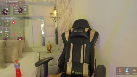 DAHLIA online show from 02.04.25