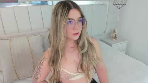 DAHLIA online show from 03.04.25