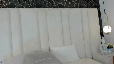 DAHLIA online show from 11.09.25