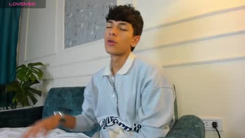 Snapshot of im_kael chatting on 01.22.25 Kael online show from 01.22.25