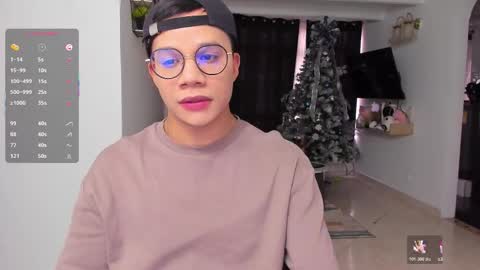 Snapshot of im_marco chatting on 12.04.25 Marco online show from 12.04.25