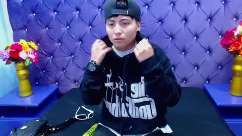 Snapshot of im_mathias chatting on 01.08.25 mathias online show from 01.08.25