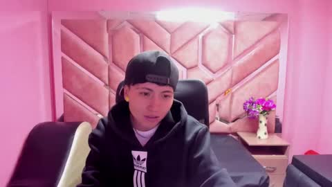 Snapshot of im_mathias chatting on 01.14.25 mathias online show from 01.14.25