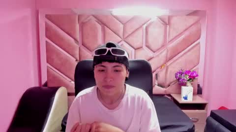 Snapshot of im_mathias chatting on 01.14.25 mathias online show from 01.14.25