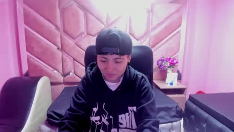 Snapshot of im_mathias chatting on 01.15.25 mathias online show from 01.15.25