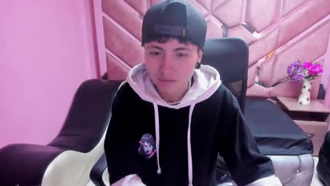 Snapshot of im_mathias chatting on 01.17.25 mathias online show from 01.17.25