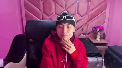 Snapshot of im_mathias chatting on 01.22.25 mathias online show from 01.22.25