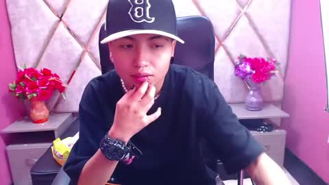 Snapshot of im_mathias chatting on 01.31.25 mathias online show from 01.31.25