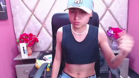 Snapshot of im_mathias chatting on 02.08.25 mathias online show from 02.08.25