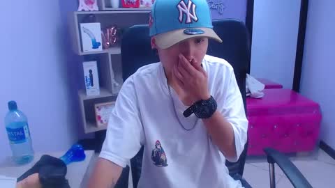 Snapshot of im_mathias chatting on 02.13.25 mathias online show from 02.13.25