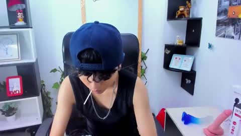 Snapshot of im_mathias chatting on 10.08.25 mathias online show from 10.08.25